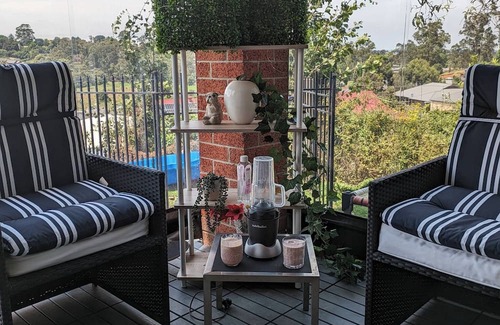 Drouin Maison | Cosy Spacious Hill Holiday Home
