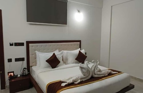 Attibele Hôtel | Sree Brewery and kitchen