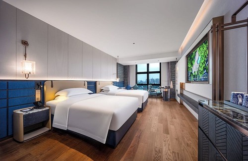 Panyu Hôtel | Guangzhou Elegant International Hotel Panyu Square Metro Station Branch - Free Shuttle Bus to Canton Fair Complex During Canton Fair Period & Free Deliver Service to Guangzhou Baiyun International Airport