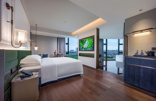 Panyu Hôtel | Guangzhou Elegant International Hotel Panyu Square Metro Station Branch - Free Shuttle Bus to Canton Fair Complex During Canton Fair Period & Free Deliver Service to Guangzhou Baiyun International Airport