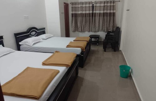 Udupi Cabine | UDUPI YATHRINIVAS