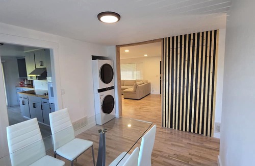 Puyallup Maison | Newly Renovated 2BR /Wifi-Entertainment Included /Near WA State Fair