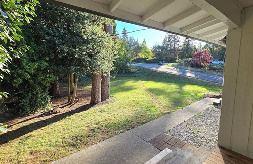 Puyallup Maison | Newly Renovated 2BR /Wifi-Entertainment Included /Near WA State Fair