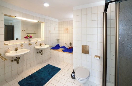 Lauda Maison | Room 'Zimmer 4' with Shared Terrace and Wi-Fi