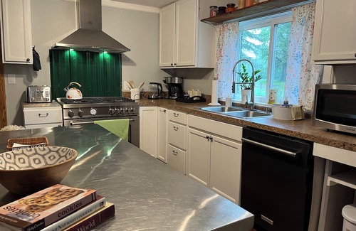 Marysville Autre | The Little Wellness Farm - Charming 3-bedroom farmhouse in lovely Marysville, OH