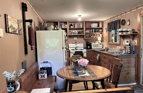 New Milford Cabine | Charming cabin with WiFi in New Milford