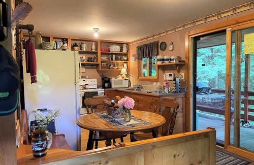 New Milford Cabine | Charming cabin with WiFi in New Milford