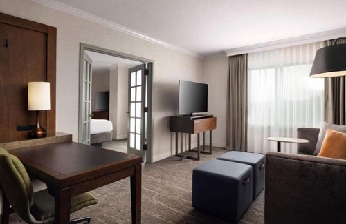 Broomfield Maison | Fully renovated all-suite hotel with views of the Flatirons