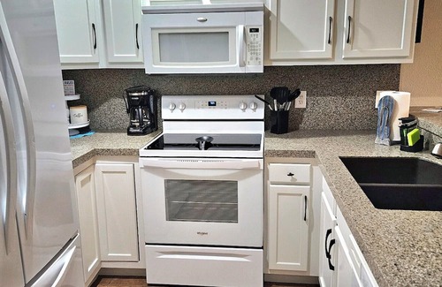Camdenton Copropriété | Amazing view in this 2 bedroom gem near Ha Ha Tonka State Park & Old Kinderhook