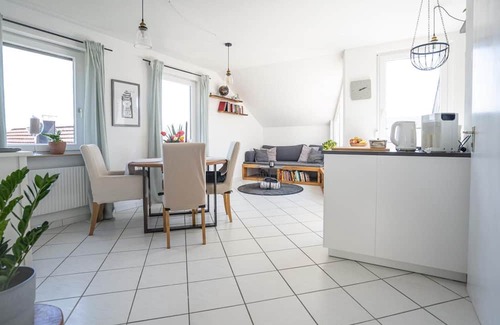 Weststadt Appartement | Apartment 'Conte' with Mountain View, Private Terrace and Wi-Fi