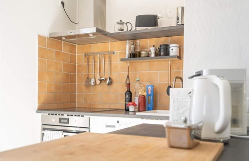 Weststadt Appartement | Apartment 'Conte' with Mountain View, Private Terrace and Wi-Fi