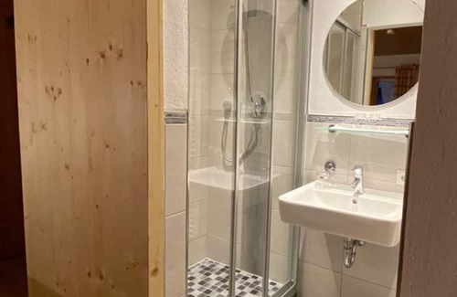 Wallgau Appartement | "No. 2" apartment 1 bedroom, shower, WC - Neuner, Gästehaus Ulrich
