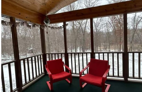 Big Lake Maison | Merry Moose Lodge - Pets Welcome