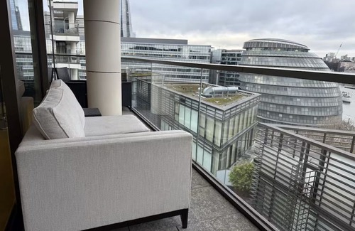 Riverside Appartement | Large Nice Direct Views Tower Bridge Sleeps 8