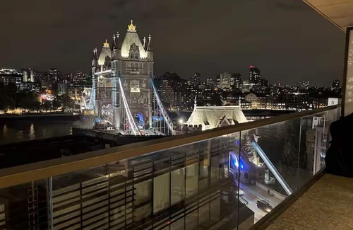 Riverside Appartement | Large Nice Direct Views Tower Bridge Sleeps 8