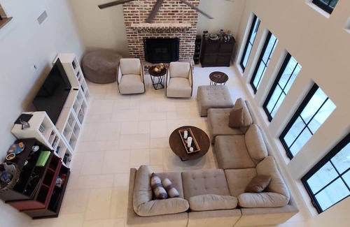 Metairie Maison | SPACIOUS 4-bedroom house in charming Metairie with AC, WiFi, Pool, Patio