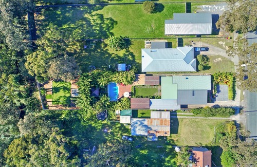 Worrowing Heights Maison | Bali by the Bay - A tropical garden paradise just minutes to the beach