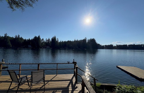 Shelton Cabine | Cozy 2-bedroom lakefront cabin with tranquil views