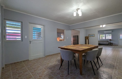 Nikiboko Maison | Cozy 2-bedroom house in delightful Kralendijk with WiFi, AC