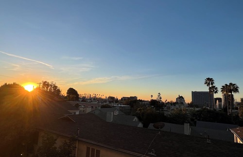 Hollywood Hills Appartement | Charming studio with lovely balcony in Hollywood Hills!
