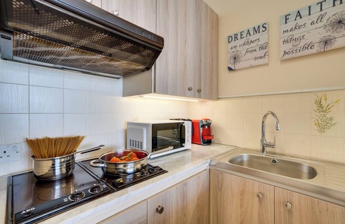 Larnaca Appartement | Makenzy Sandy Beachfront Paradise