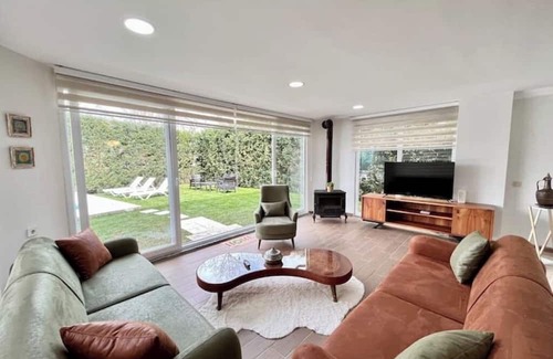 Sapanca Villa | Manolya Villa & Nil Konaklama (Isıtmalı Havuz)nn