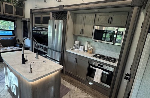 Pierson Location De VR | Cozy campground in charming Pierson with AC, WiFi