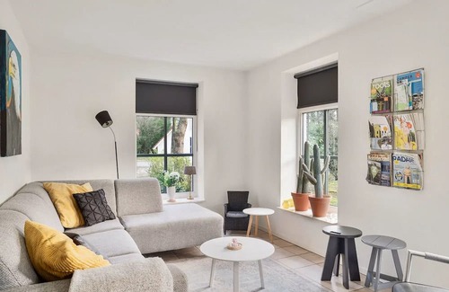 Hooghalen Maison | Detached holiday home with alcove bed, perfect for families.