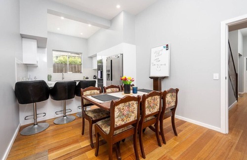 Footscray Maison | Luxurious house near flemington racecourse