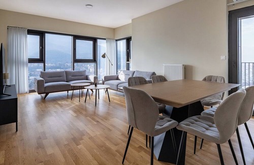Centar Appartement | Top Floor Presidential Suite - 3 bedroom apartment in Skopje w/free parkingnn