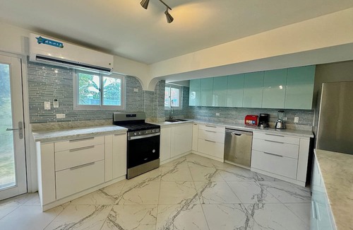 San Antonio Maison | Sunset Beach House