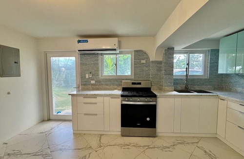 San Antonio Maison | Sunset Beach House
