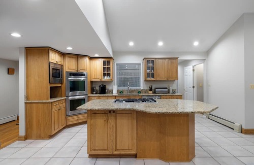 Town of Ramapo Maison | Spacious w/ Huge Yard, Pool, Fire Pit & Billiards
