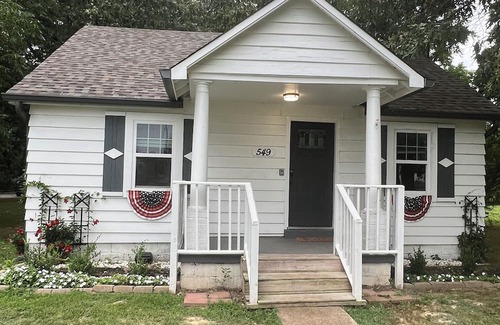 Collierville Maison | Collierville Cutie! Charming 3-bedroom /3 bath house, sleeps up to 9, spacious
