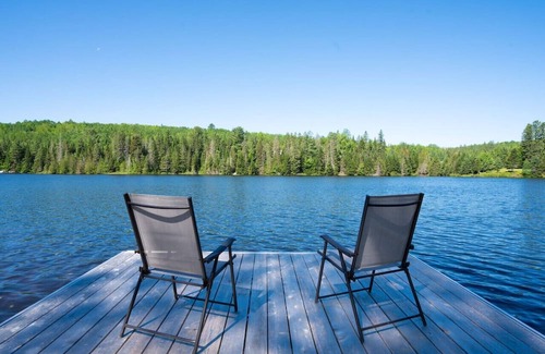 Saint-Alphonse-Rodriguez Maison | Chalet Hello| Private Lake Access | Hot Tub | EV