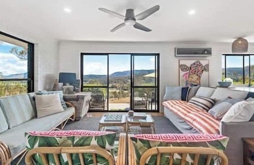 Kidaman Creek Autre | Luxe Farmstay, 10 mins Mapleton, Incredible View!