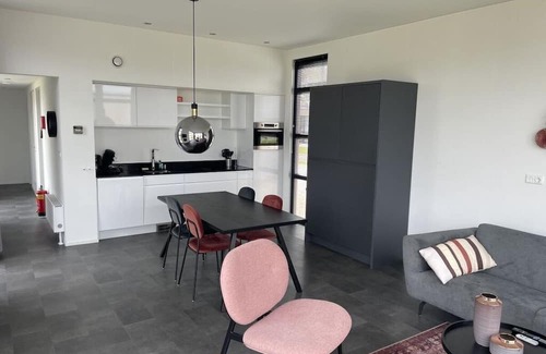 Enkhuizen Chalet De Ski | Chalet in Enkhuizen with Swimming Pool