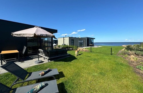 Enkhuizen Chalet De Ski | Chalet in Enkhuizen with Swimming Pool