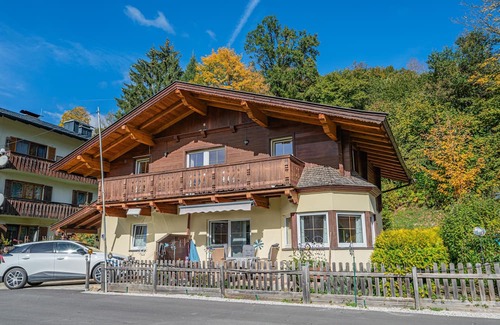 Brixen im Thale Appartement | Cosy holiday flat with balcony