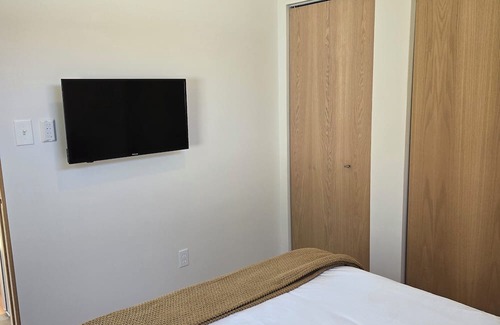 Central West End Lit Et Petit-Déjeuner | Charming modern guesthouse in the beautiful Central West End with WiFi, AC