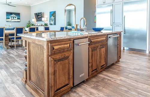 Fort Morgan Maison | Postcard views from your home equipped with a dream kitchen! Come enjoy luxurious living in a highly sought-after neighborhood in Fort Morgan.