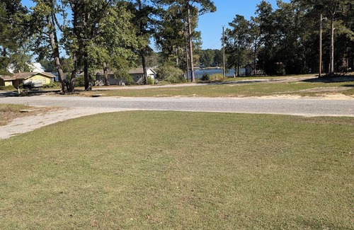 Summerton Maison | Charming 2-BR 2BA on Lake Marion- John C Landing -Cuddo Summerton SC