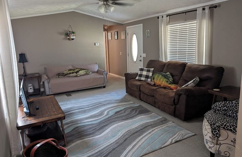 Summerton Maison | Charming 2-BR 2BA on Lake Marion- John C Landing -Cuddo Summerton SC