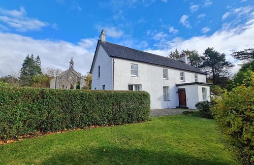 West Laroch Maison | Glenrigh House - Truly special home with beautiful gardens and church ruins.
