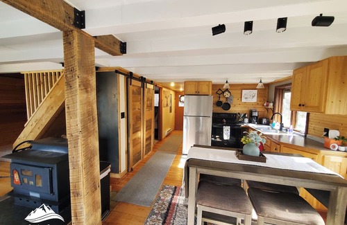 Seeley Lake Cabine | Das BârenHaus is a Charming 2-bedroom A-frame cabin in lovely Seeley Lake