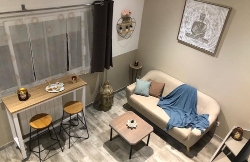 Cheval-Blanc Appartement | Apartment 'Esprit Zen En Provence Spa' with Shared Pool, Wi-Fi and Air Conditioning