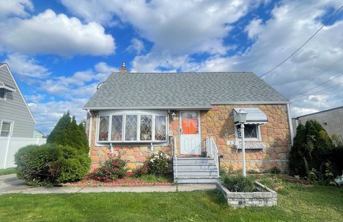 Cheektowaga Maison | Cozy Home in Cheektowaga