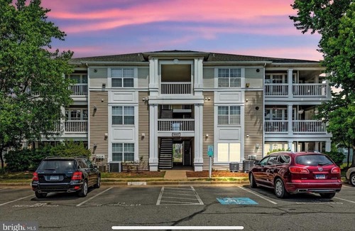 Bull Run Copropriété | Charming 2-bedroom 2-bath condo fully equipped-furnished in wonderful Manassas
