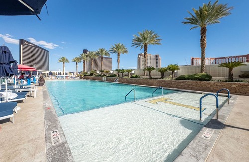 Las Vegas Copropriété | 𝐓𝐑𝐔𝐌𝐏 56th Floor ⁕ Luxury Suite ⁕ Strip Views