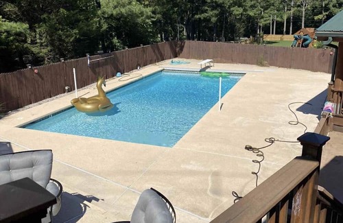 West Fork Maison | Entire House with Pool & Playground on 3 Acres